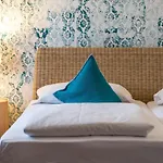 Sleep In Depandance 3*