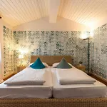 Sleep In Depandance 3*