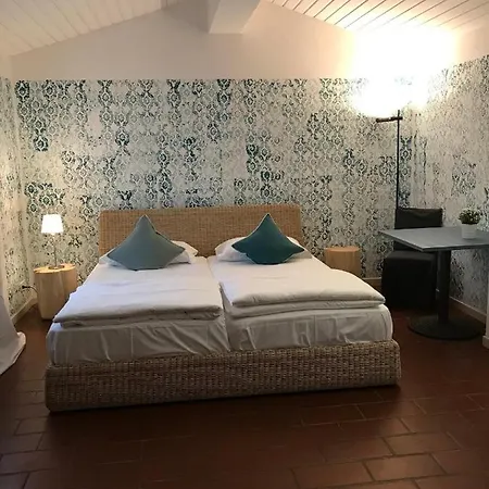 Sleep In Depandance Guest house