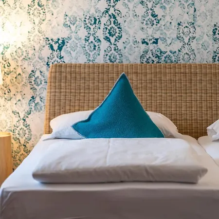 Sleep In Depandance 3*