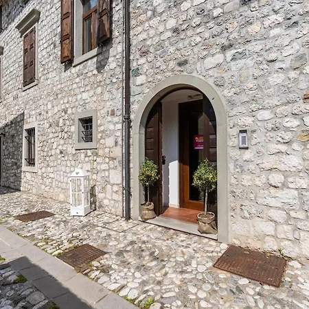 Vendégház Sleep In Depandance Venzone